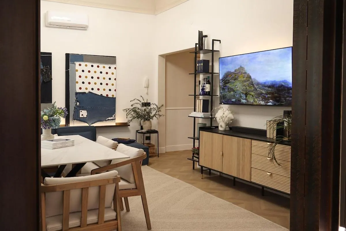 Four Seasons Apartment Firenze 0*,