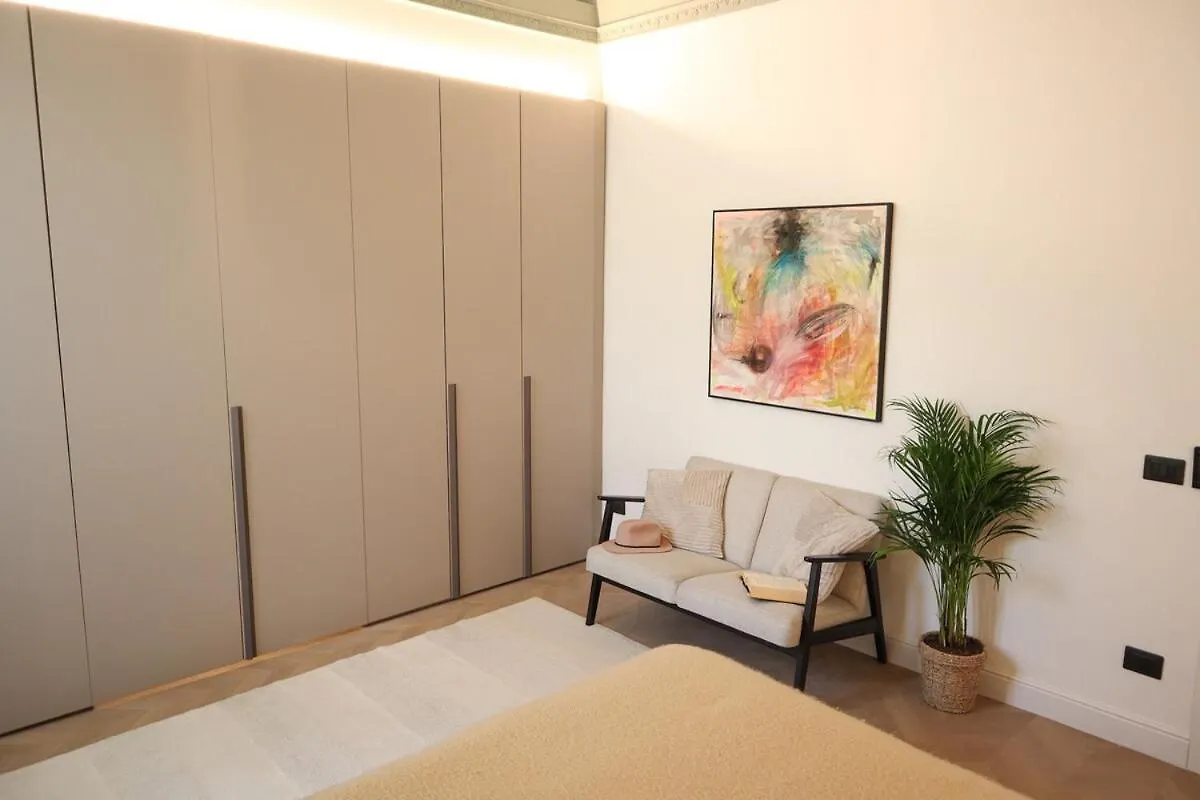 Four Seasons Apartment Florence