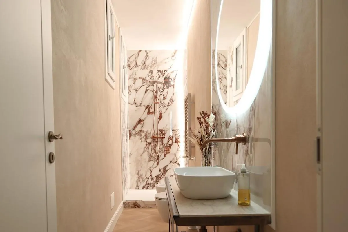 Four Seasons Apartment Florence 0*,